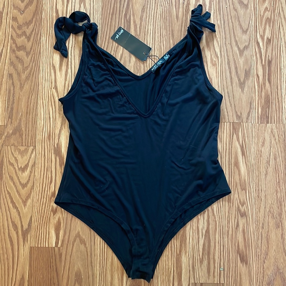 NWT Nasty Gal Black It Must V Love Plunging V-Neck Bodysuit Size U.S. 10